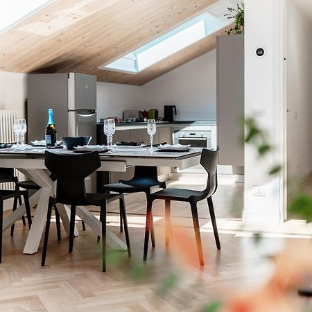 Апартаменты Attic 64 - The House Of Travelers Комо Экстерьер фото