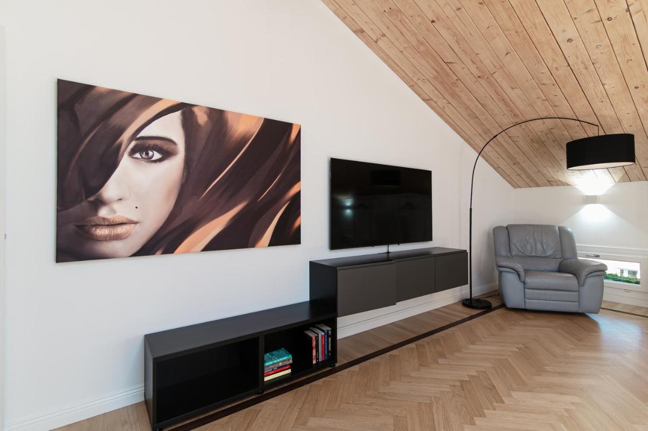 Апартаменты Attic 64 - The House Of Travelers Комо Экстерьер фото
