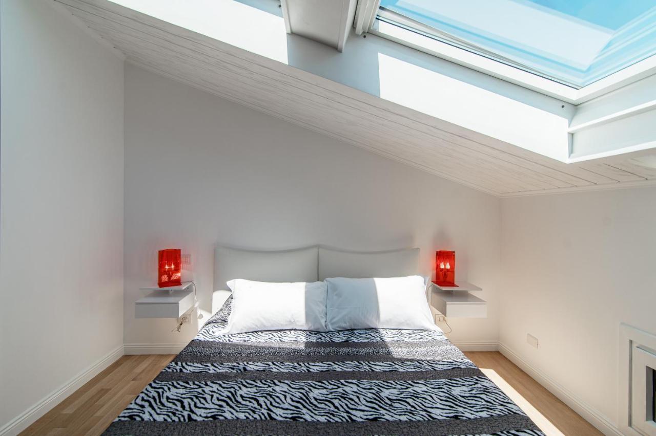 Апартаменты Attic 64 - The House Of Travelers Комо Экстерьер фото
