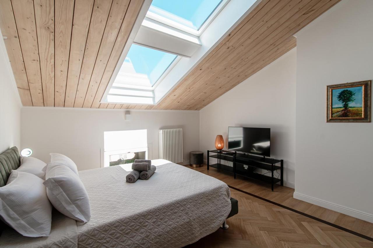 Апартаменты Attic 64 - The House Of Travelers Комо Экстерьер фото
