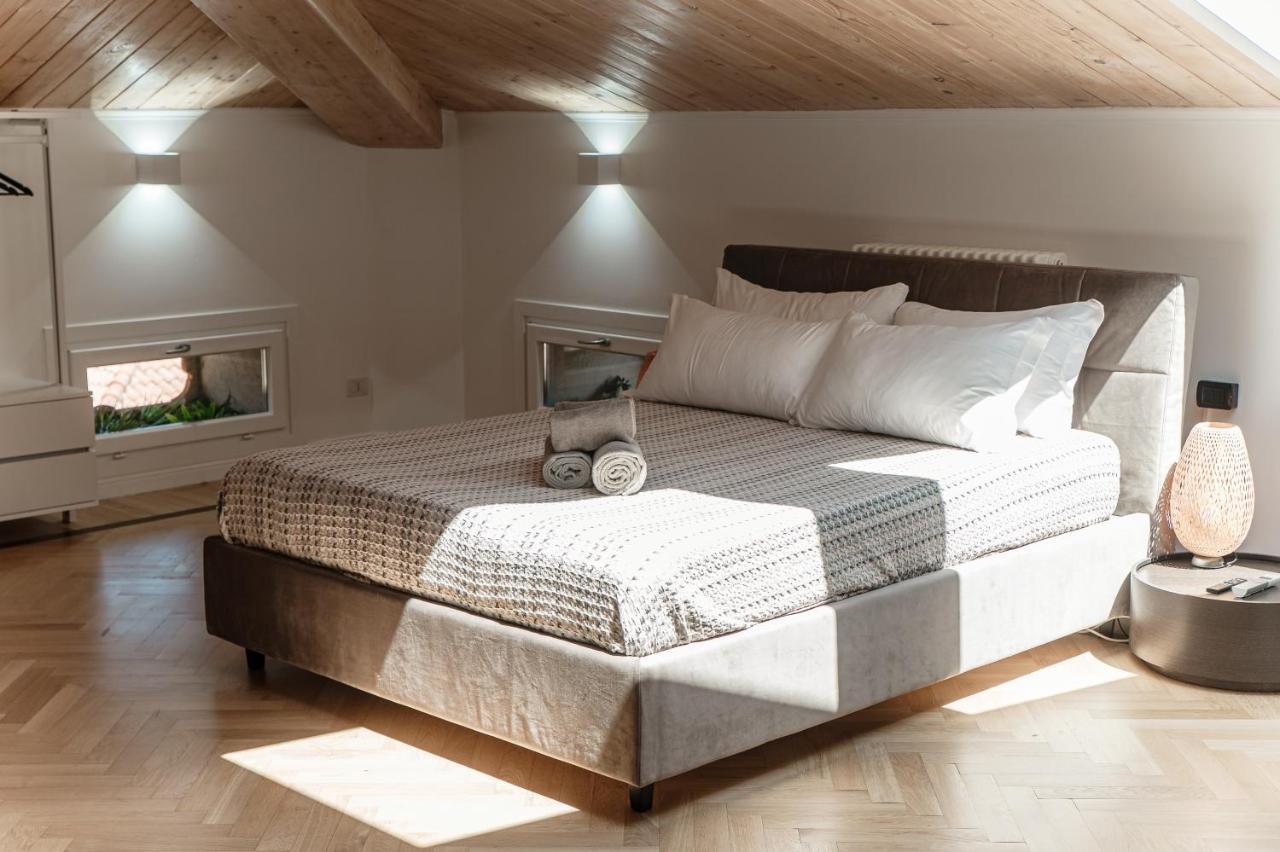 Апартаменты Attic 64 - The House Of Travelers Комо Экстерьер фото