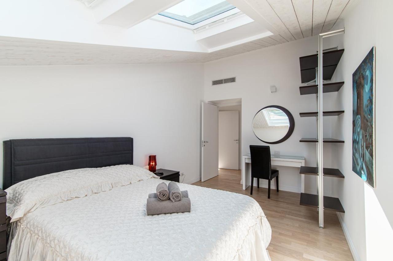 Апартаменты Attic 64 - The House Of Travelers Комо Экстерьер фото
