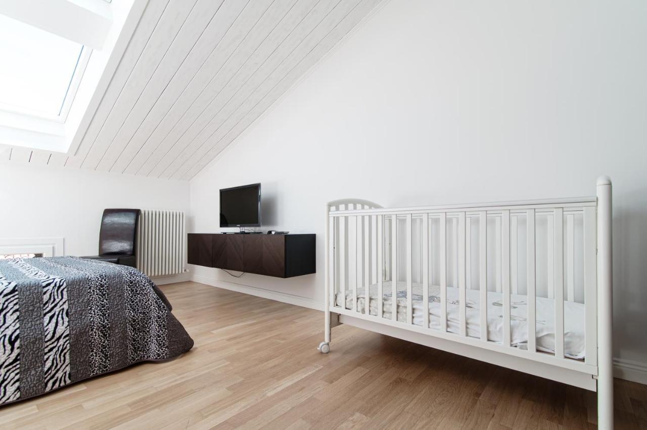 Апартаменты Attic 64 - The House Of Travelers Комо Экстерьер фото