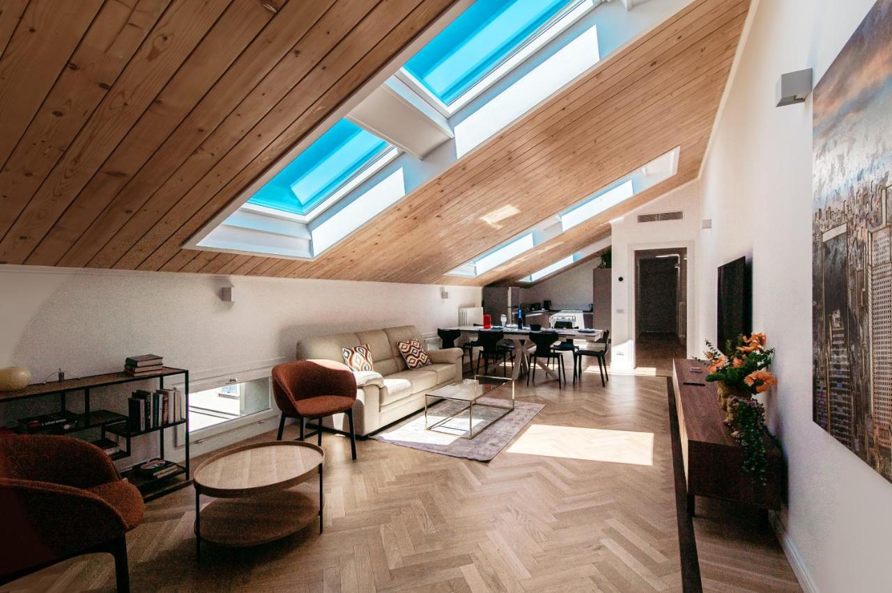Апартаменты Attic 64 - The House Of Travelers Комо Экстерьер фото